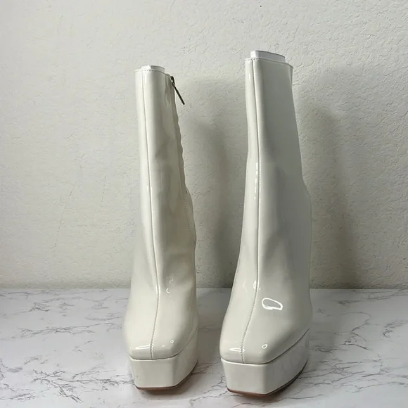 GUESS - White 1-1/2" Platform Cushioned Logo Byra Square Toe Block Heel Size - Picture 5 of 13